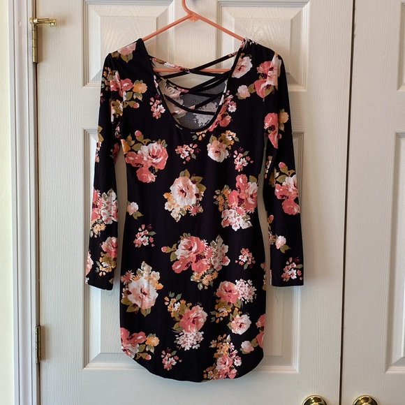 No boundaries dress - Picture 2 of 5